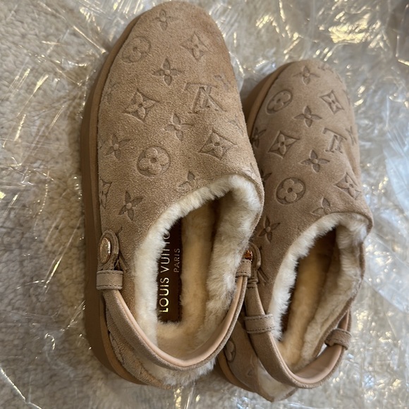 VIRAL SLIPPERS CREAM 38 NEVER WORN! - Picture 3 of 4